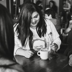 Meet your Posher, Roxann